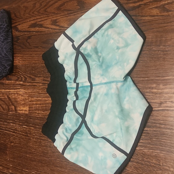 Lululemon Tracker Short II *2-way Stretch Skze 6 - Picture 2 of 6